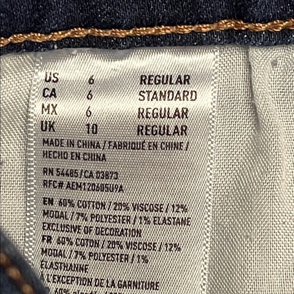 American Eagle Outfitters Dark Wash Jegging Distressed Raw Hem Size 6 - Picture 10 of 13